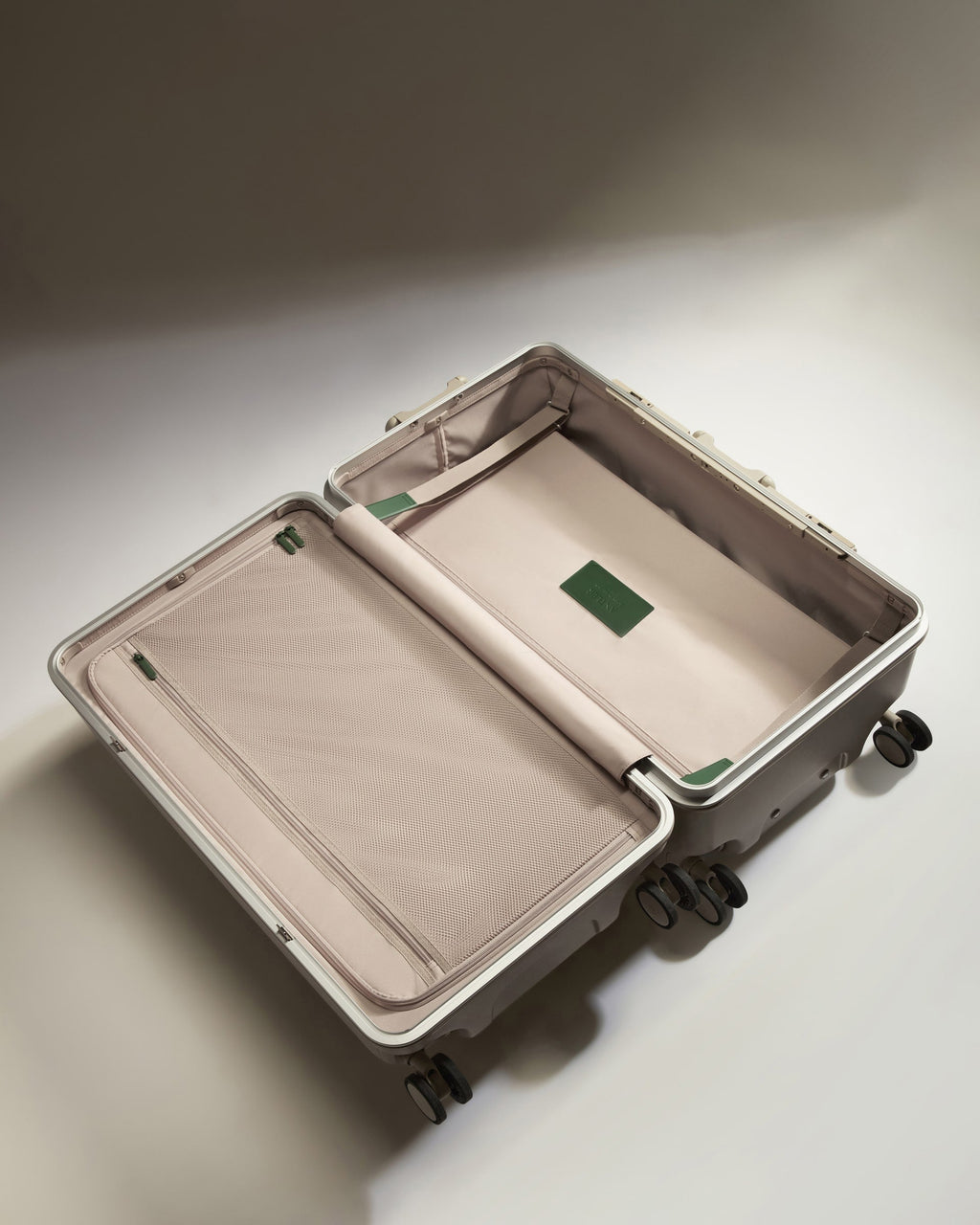Trunk Suitcase in Sandstone - Heritage Stripe