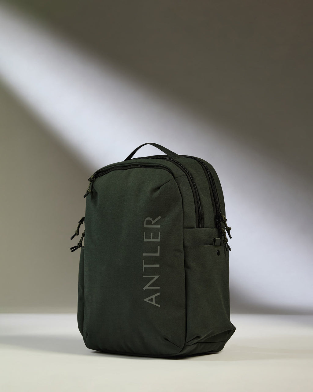 Discovery Light Backpack in Dark Forest Green