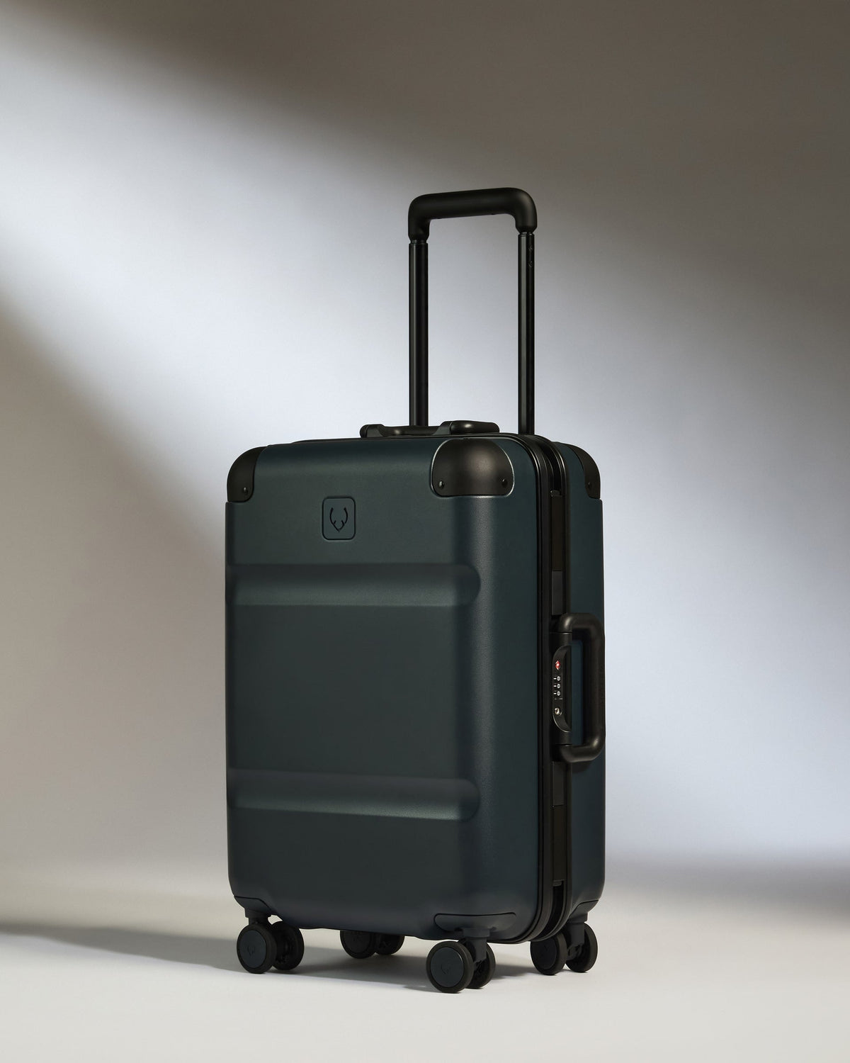 Cabin Suitcase in Basalt Navy - Heritage Stripe
