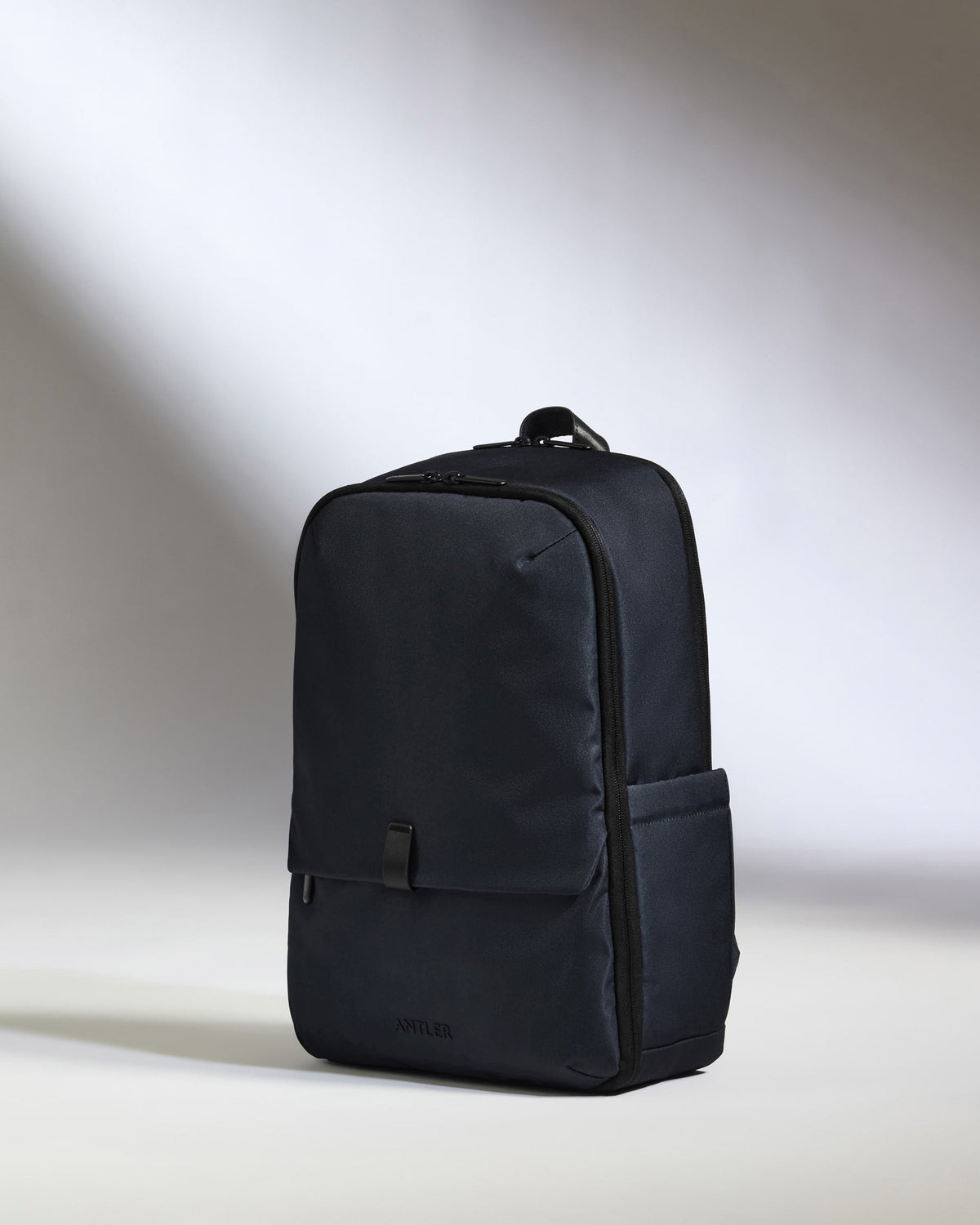Backpack in Navy - Urban Light