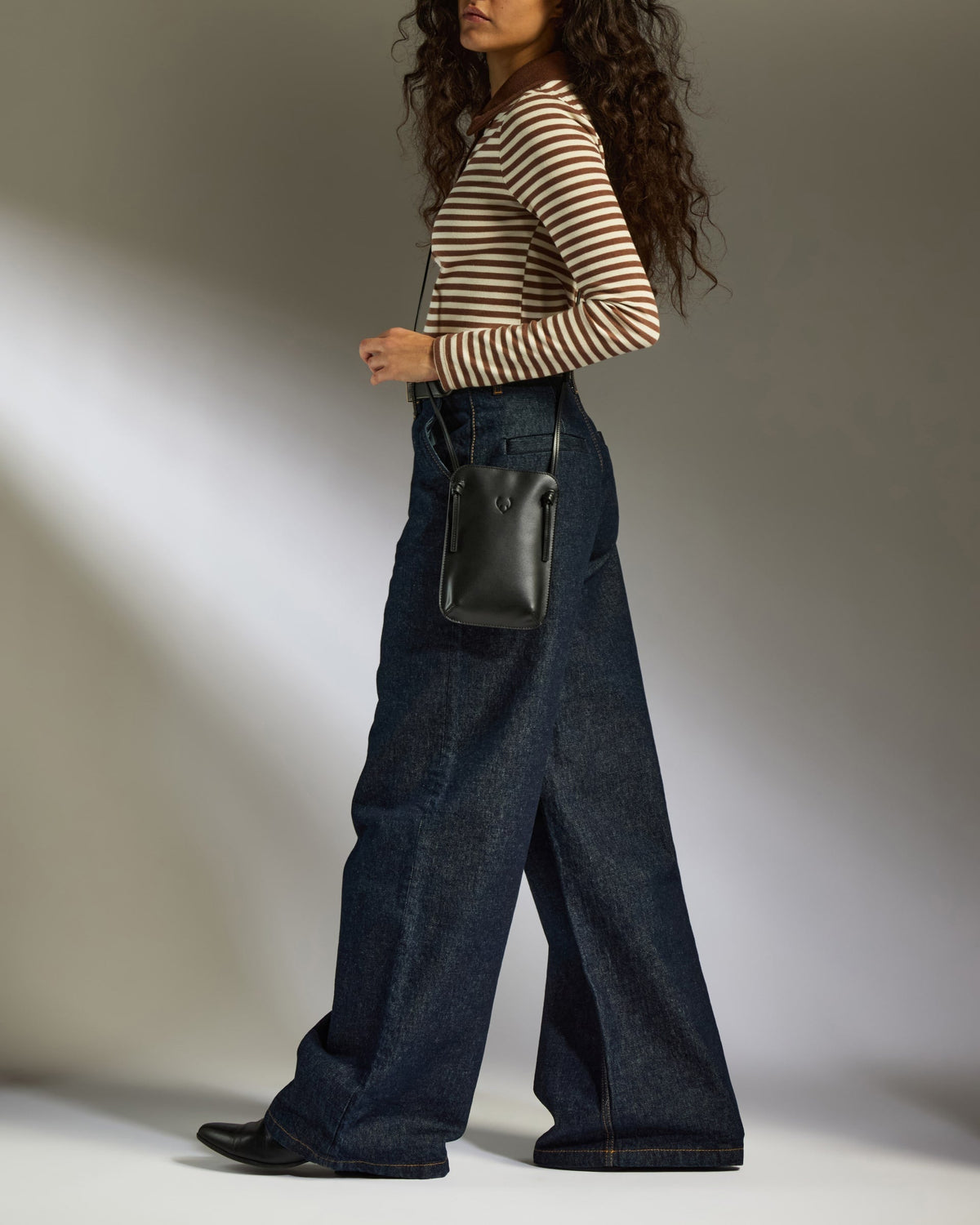 Crossbody Bag in Black Leather - Heritage Collection