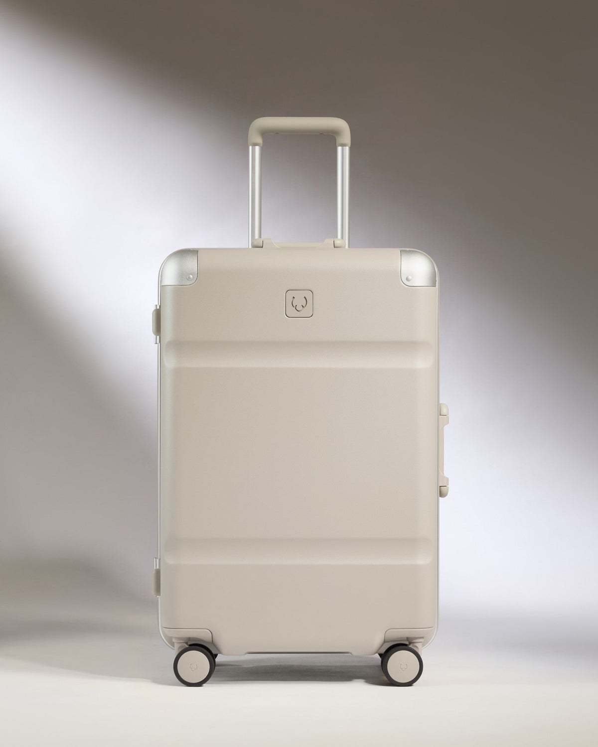 Medium Suitcase in Sandstone - Heritage Stripe
