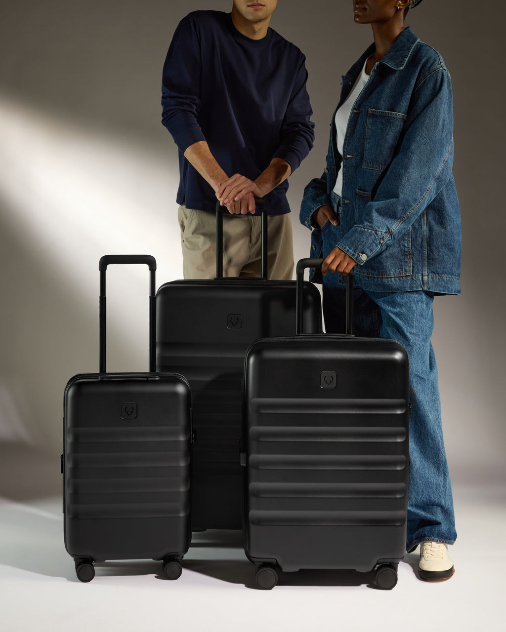 Expandable Cabin Suitcase Set in Black - Icon Stripe