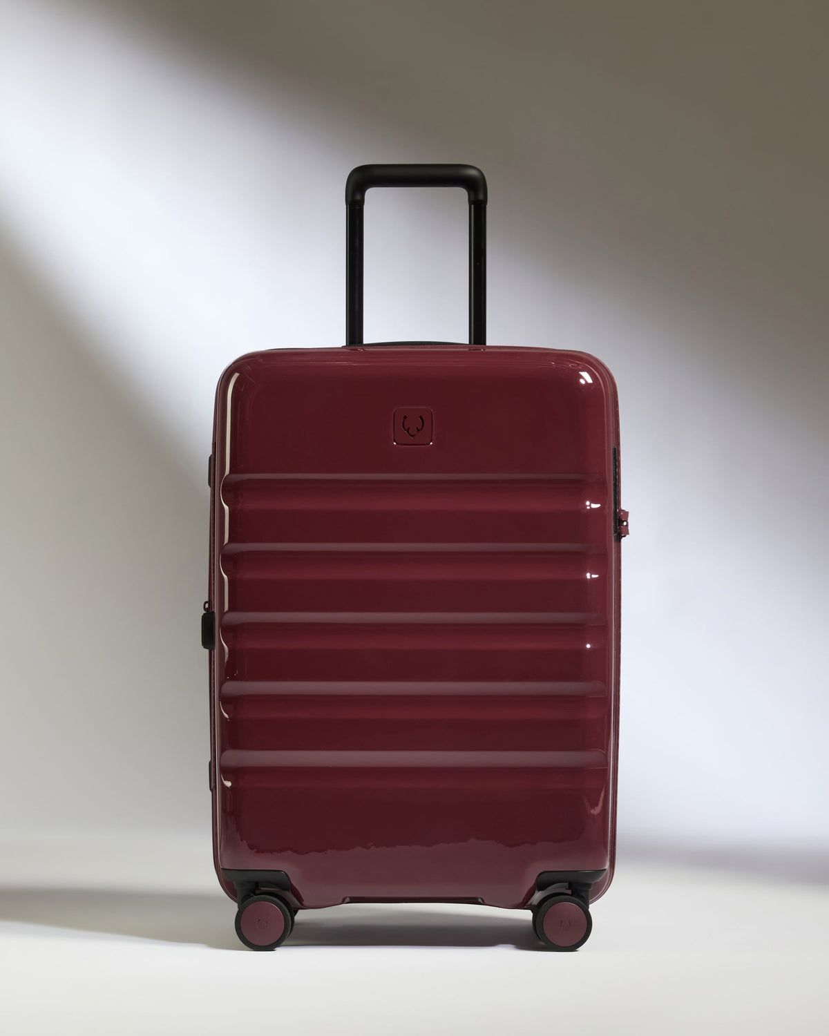 Medium Suitcase in Cedar Red Gloss - Icon Stripe