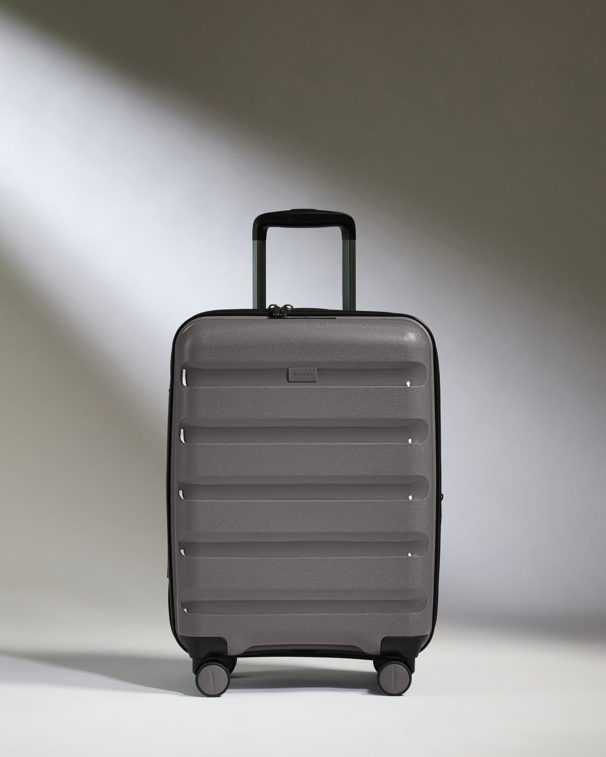 Expandable Cabin Suitcase in Gloss Gull Grey - Logo Stripe