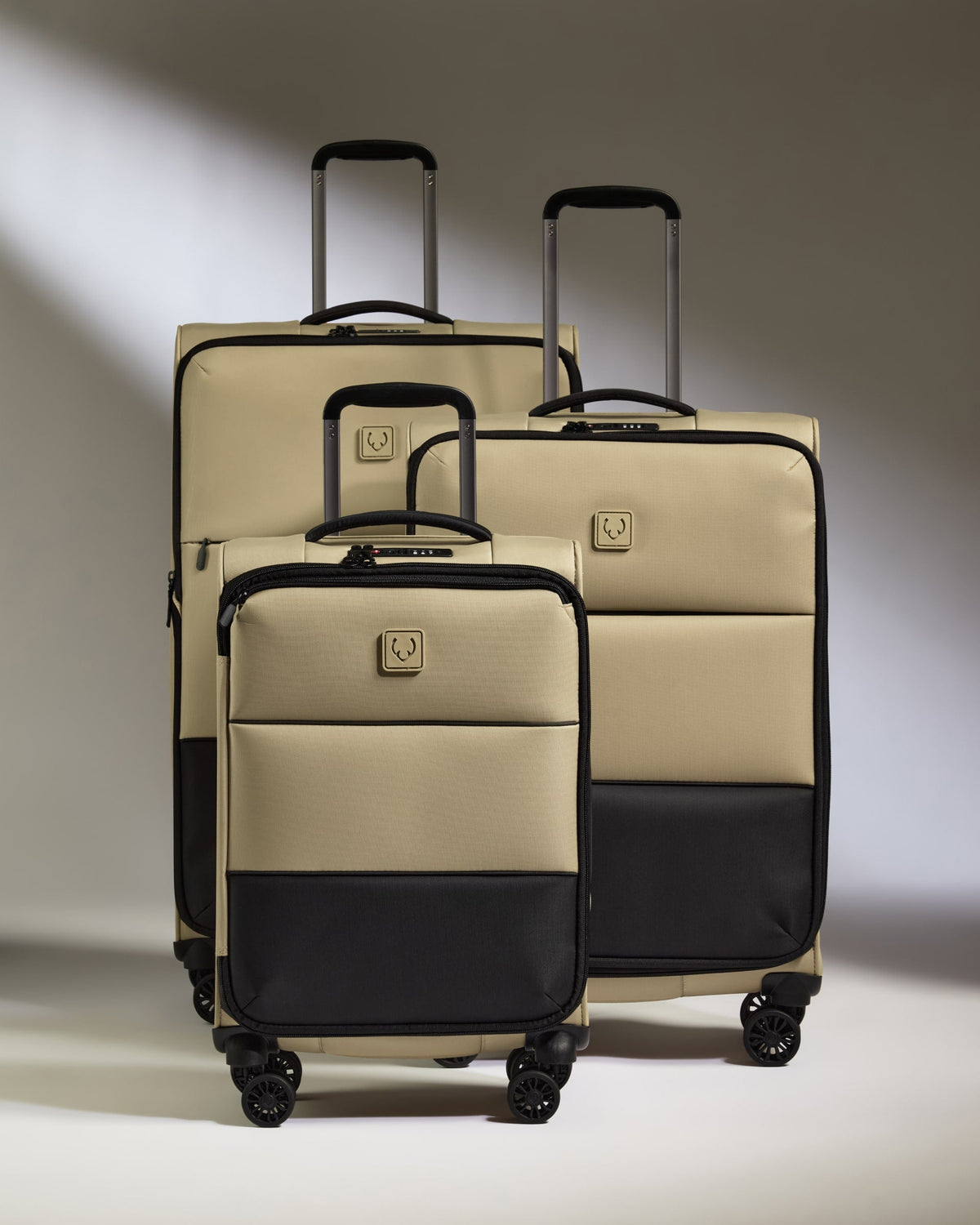 Lightest Suitcase Set in Sand - Soft Stripe 2.0