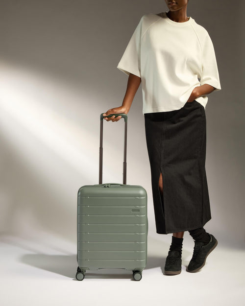Cabin Suitcase in Field Green - Stamford 2.0