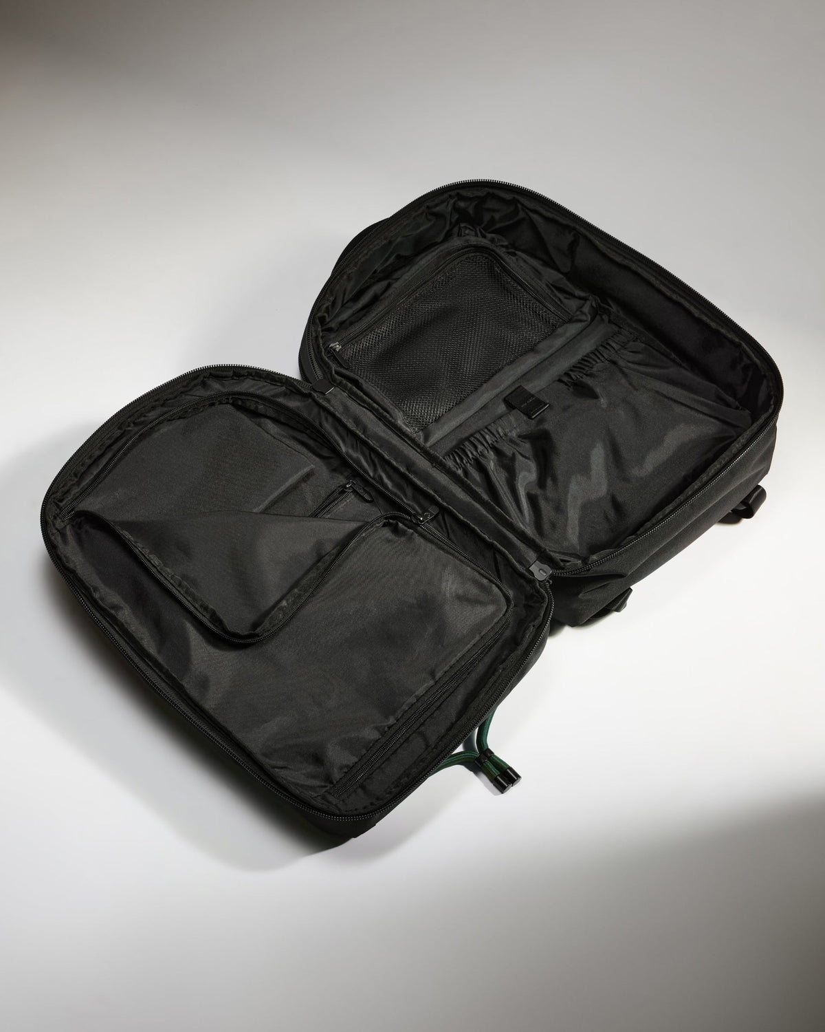Discovery 28L Backpack in Antler Green