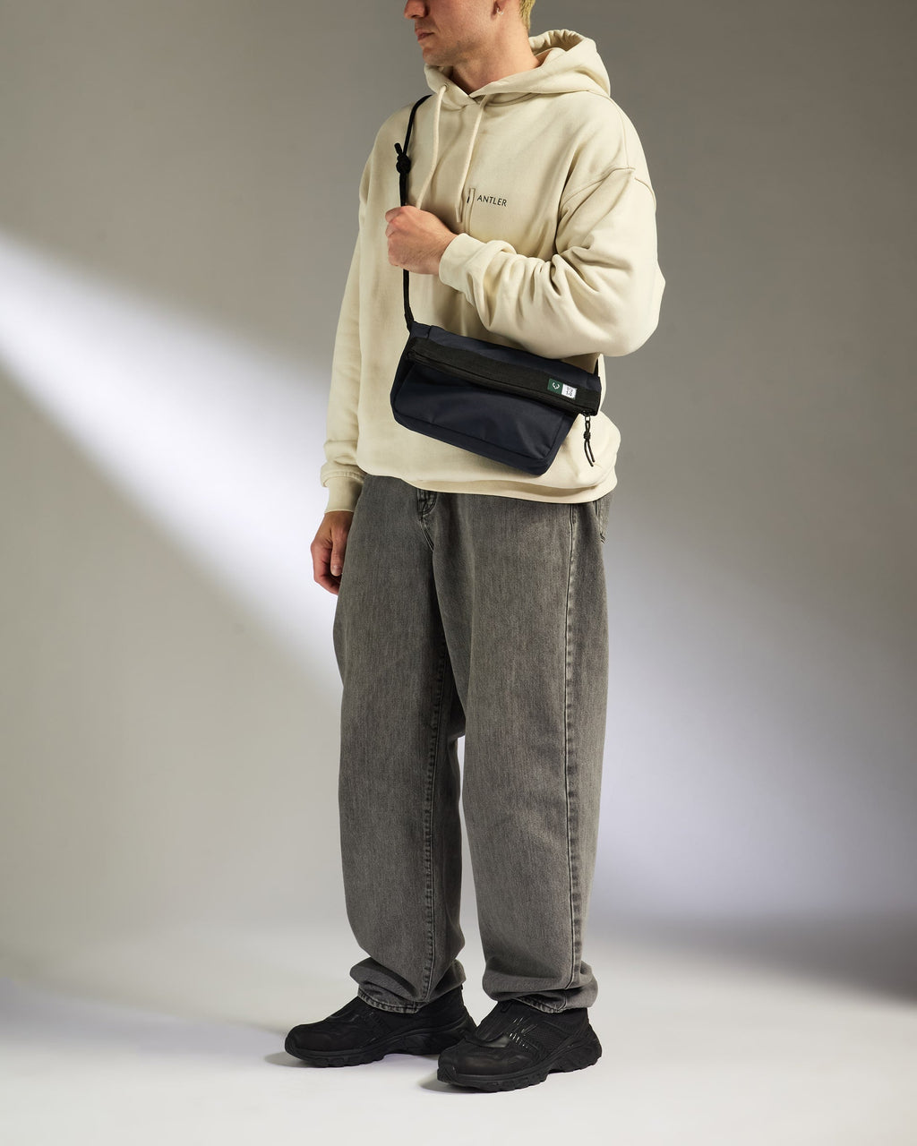 Essential Crossbody Bag in Navy