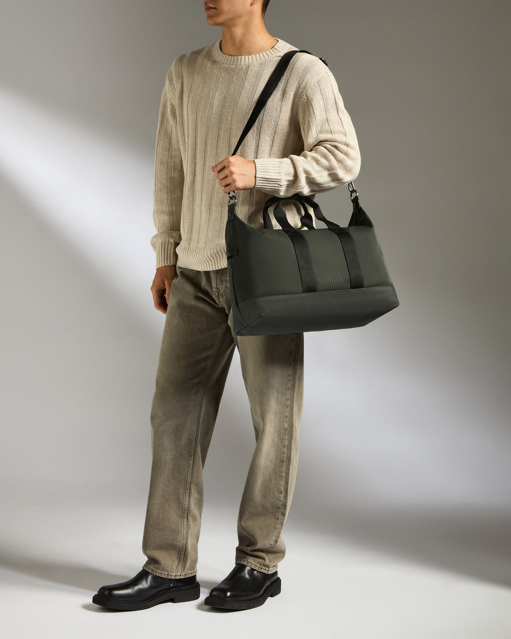 Icon Overnight Bag in Dark Khaki Green