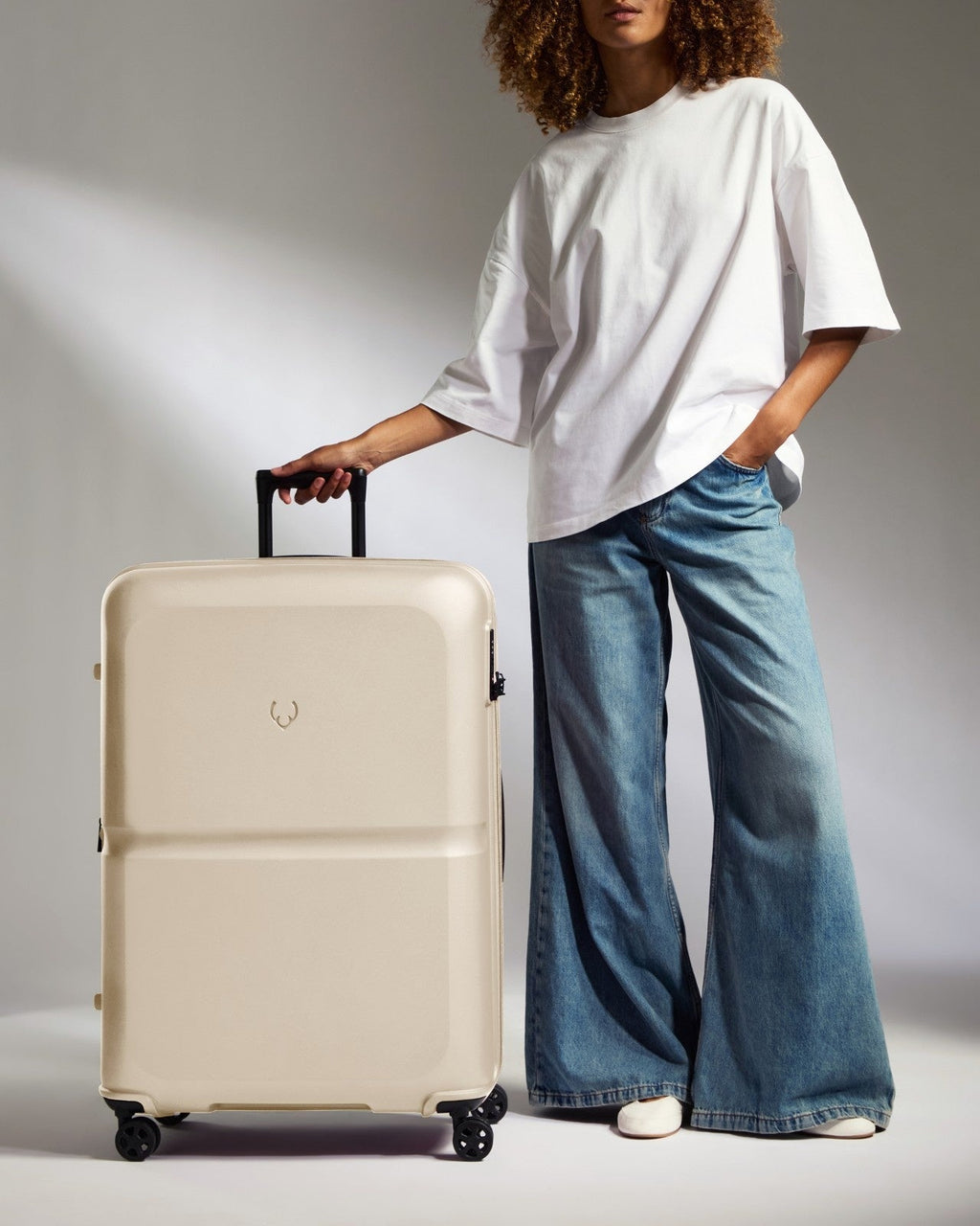 Large Suitcase in Warm Taupe - Single Stripe