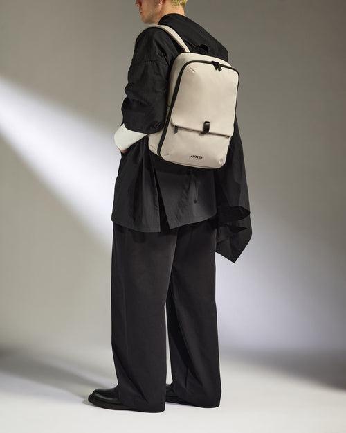 Backpack in Taupe - Urban Light