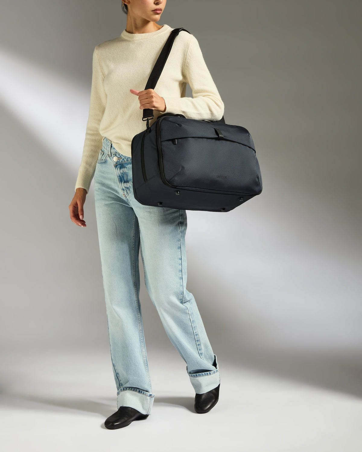 Overnight Bag in Navy - Urban Light