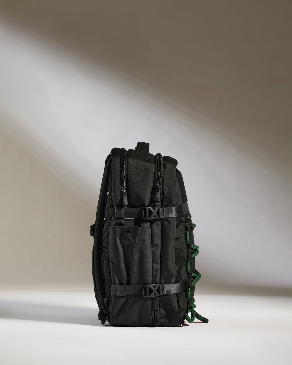 Discovery 28L Backpack in Antler Green
