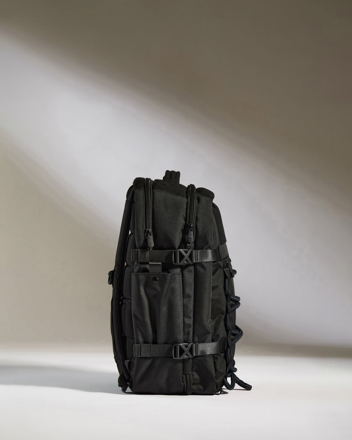 Discovery 28L Backpack in Black