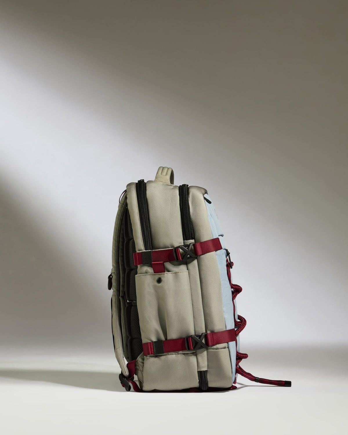Discovery 28L Backpack in Mist Blue