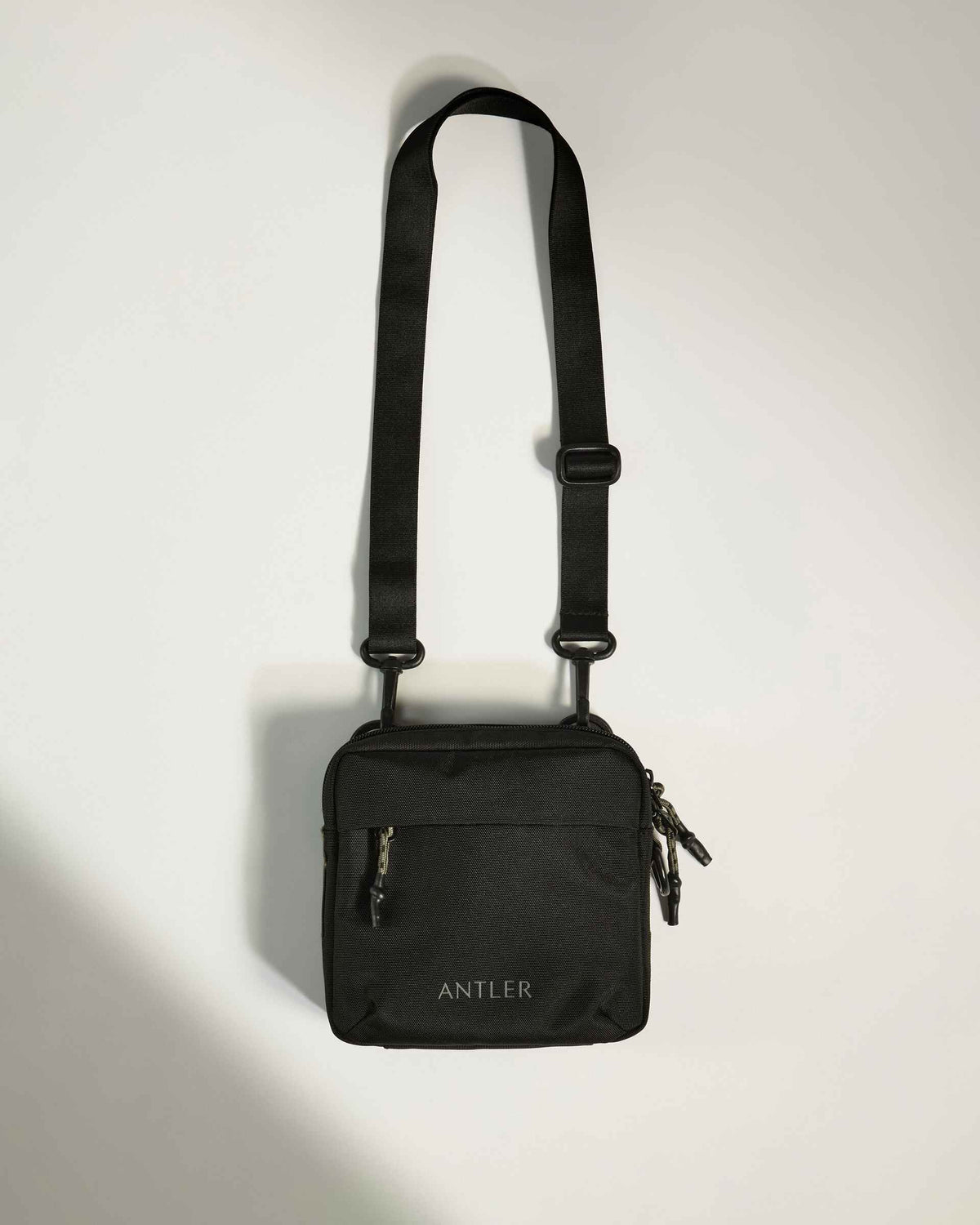 Discovery Crossbody Bag in Carbon Black