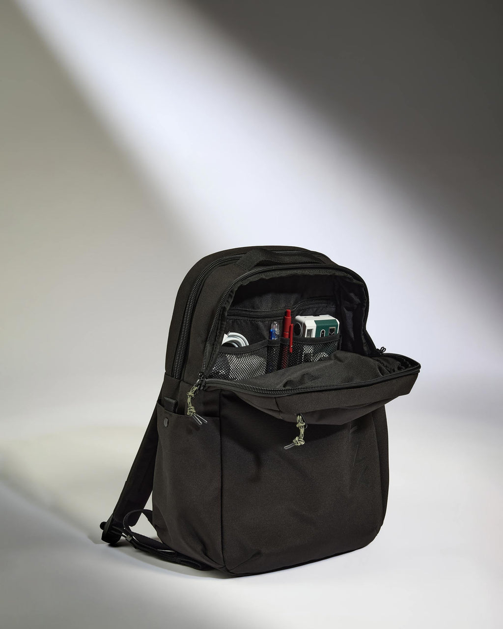 Discovery Light Backpack in Black
