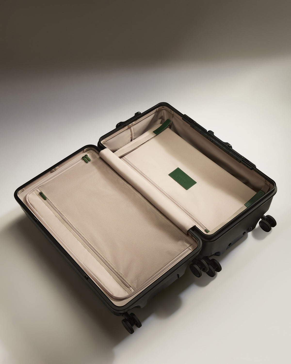 Trunk Suitcase in Basalt Navy - Heritage Stripe