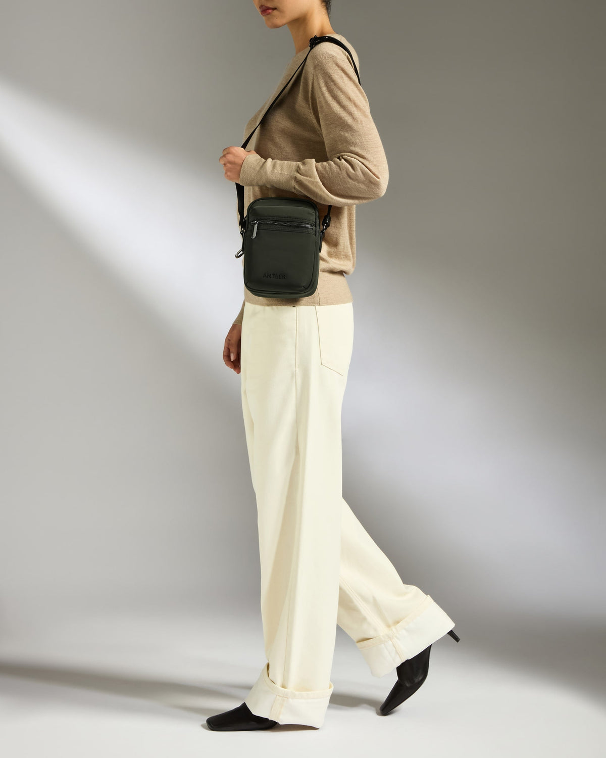 Icon Crossbody Bag in Dark Khaki Green
