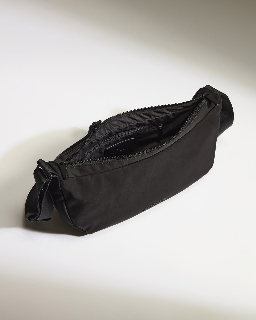 Icon Slingbag in Black
