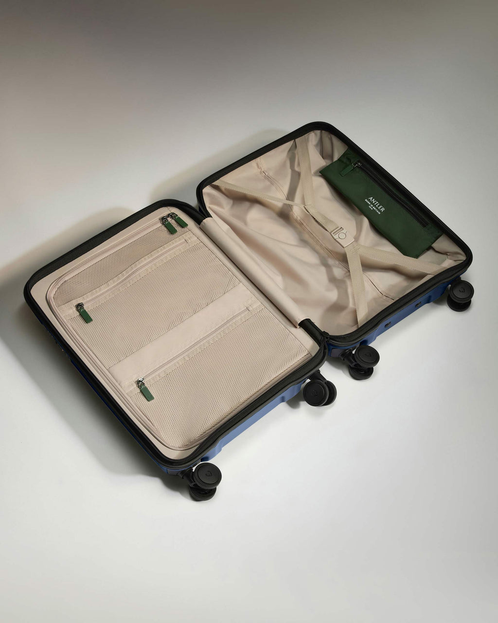 Cabin Suitcase in Ocean Blue - Icon Stripe