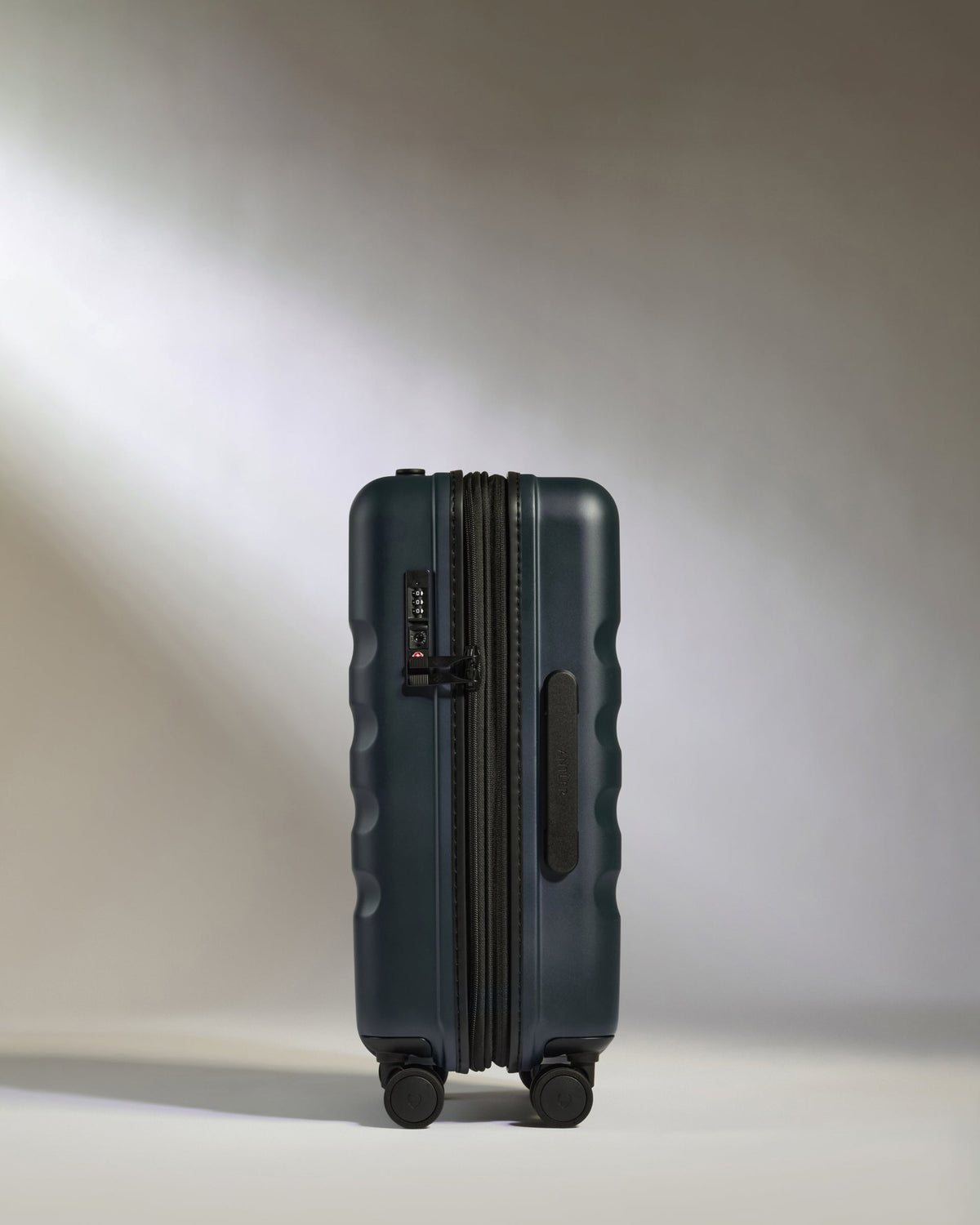 Large Cabin Suitcase in Indigo Blue - Icon Stripe
