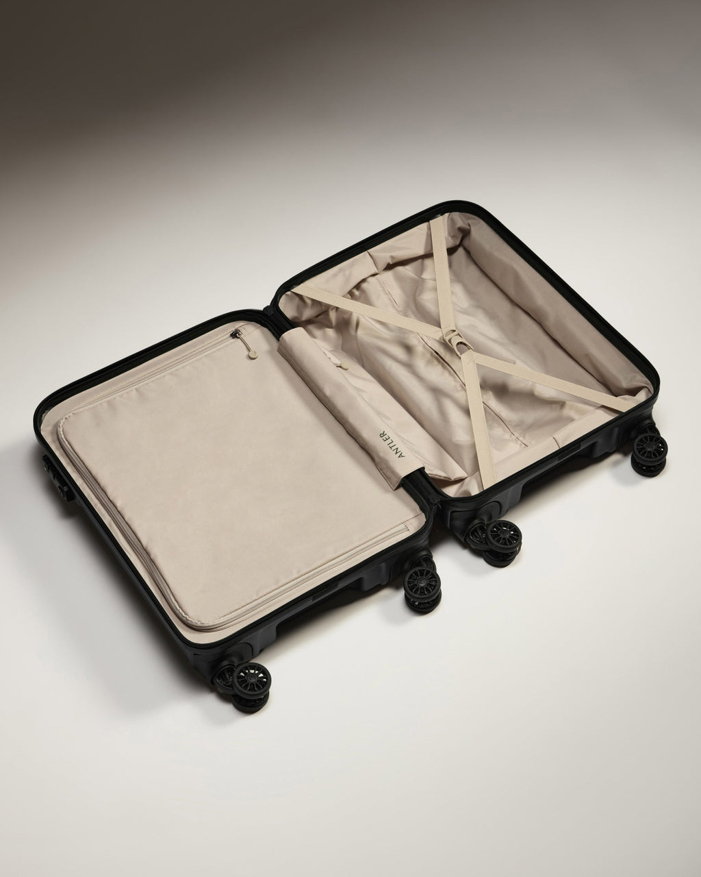 Cabin Suitcase in Dark Purple - Logo
