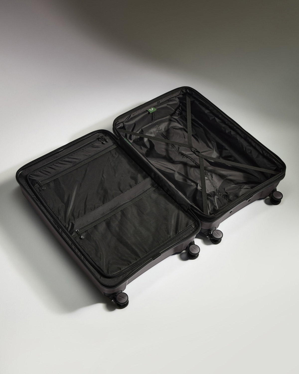 Expandable Cabin Suitcase Set in Gloss Gull Grey - Logo Stripe