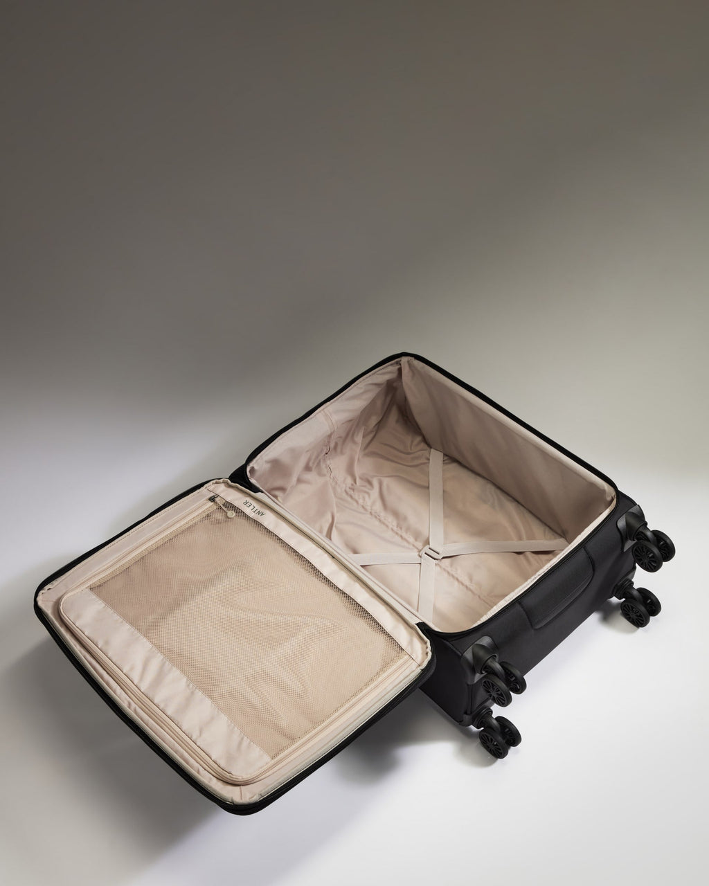 Lightest Medium Suitcase in Black - Soft Stripe 2.0