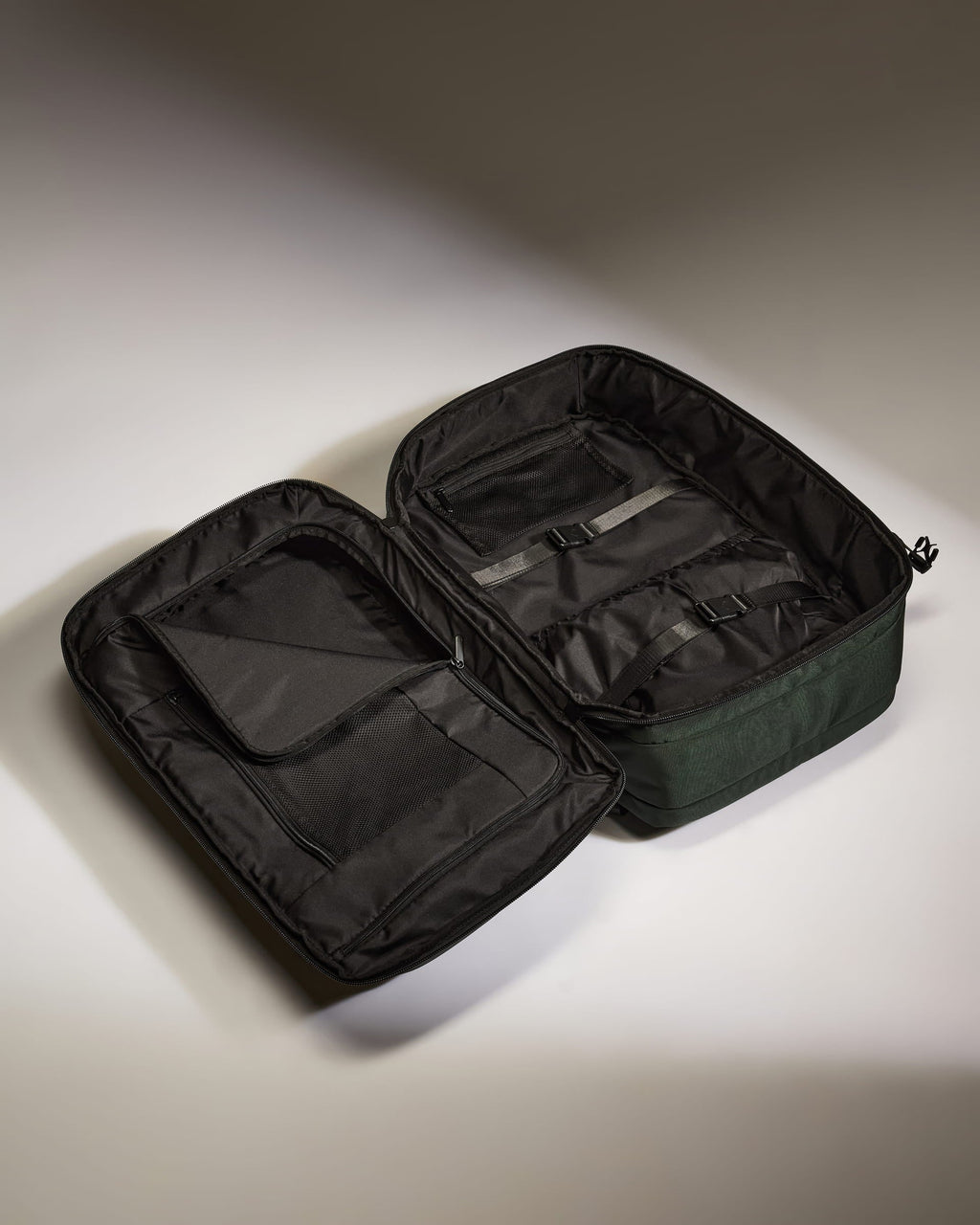 Discovery 60L Hybrid Duffle Backpack in Dark Forest Green