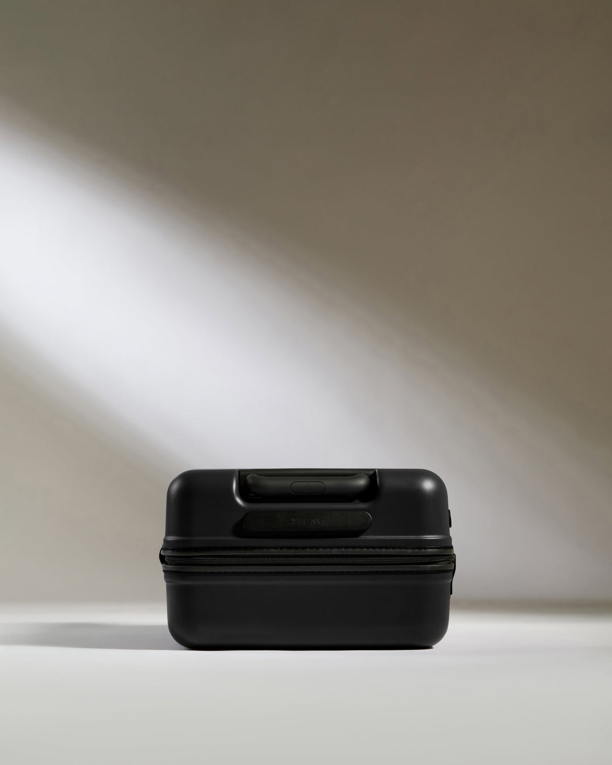 Large Cabin Suitcase in Black - Icon Stripe