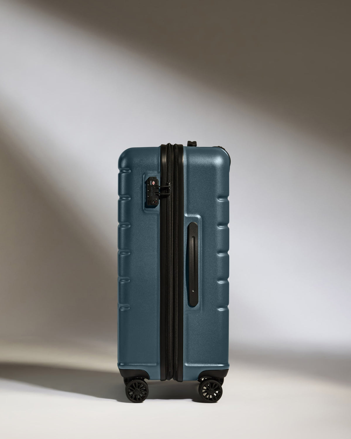 Medium Suitcase in Blue Grey - Logo