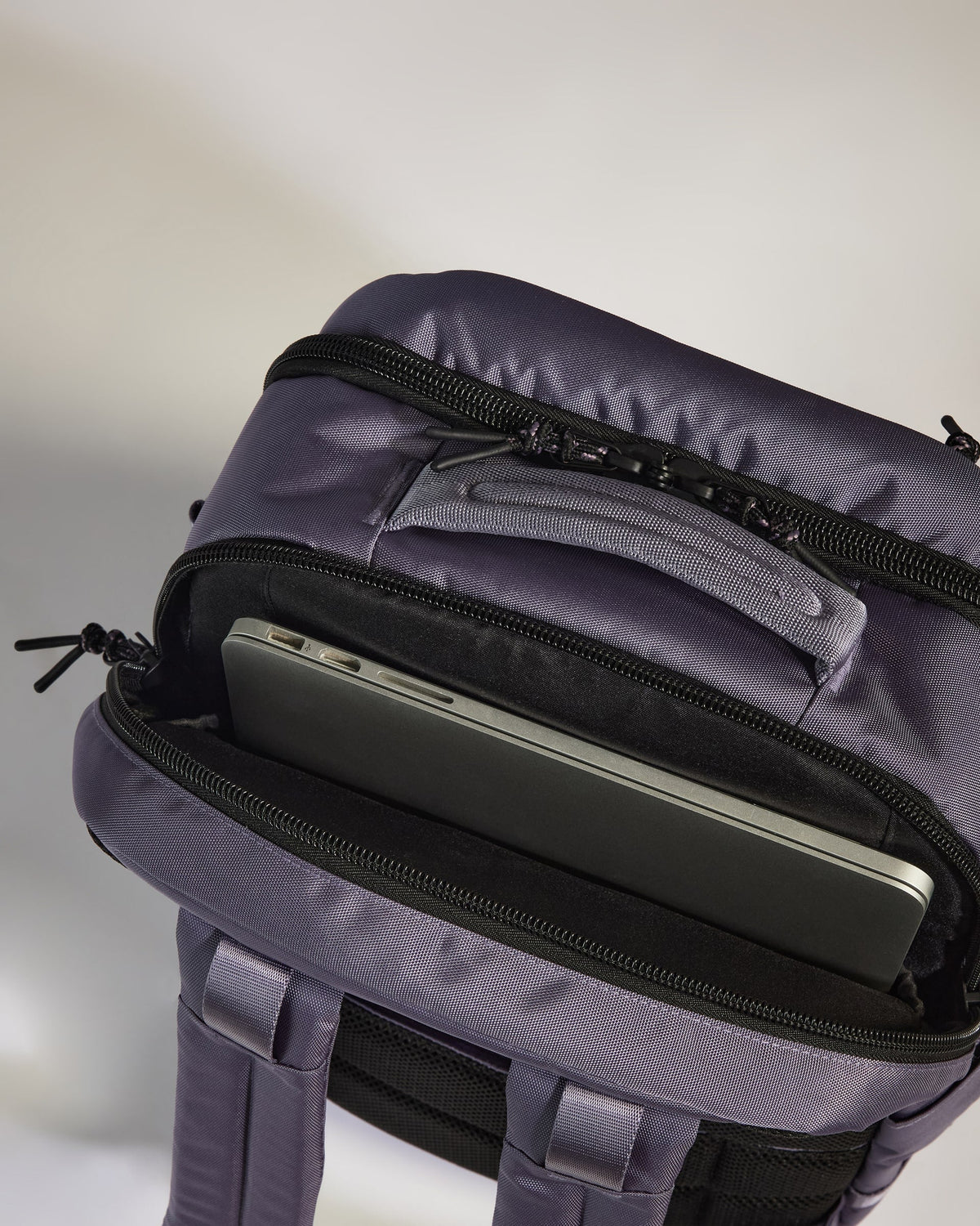 Discovery 28L Backpack in Meadow Purple