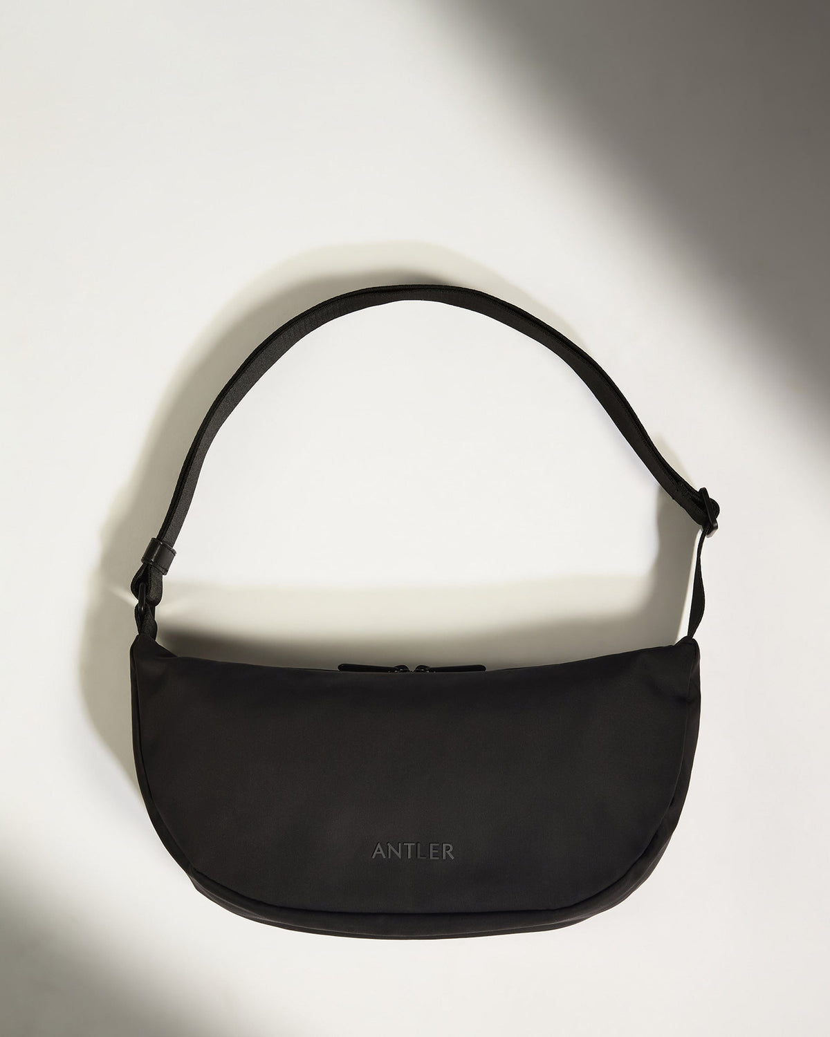 Icon Slingbag in Black