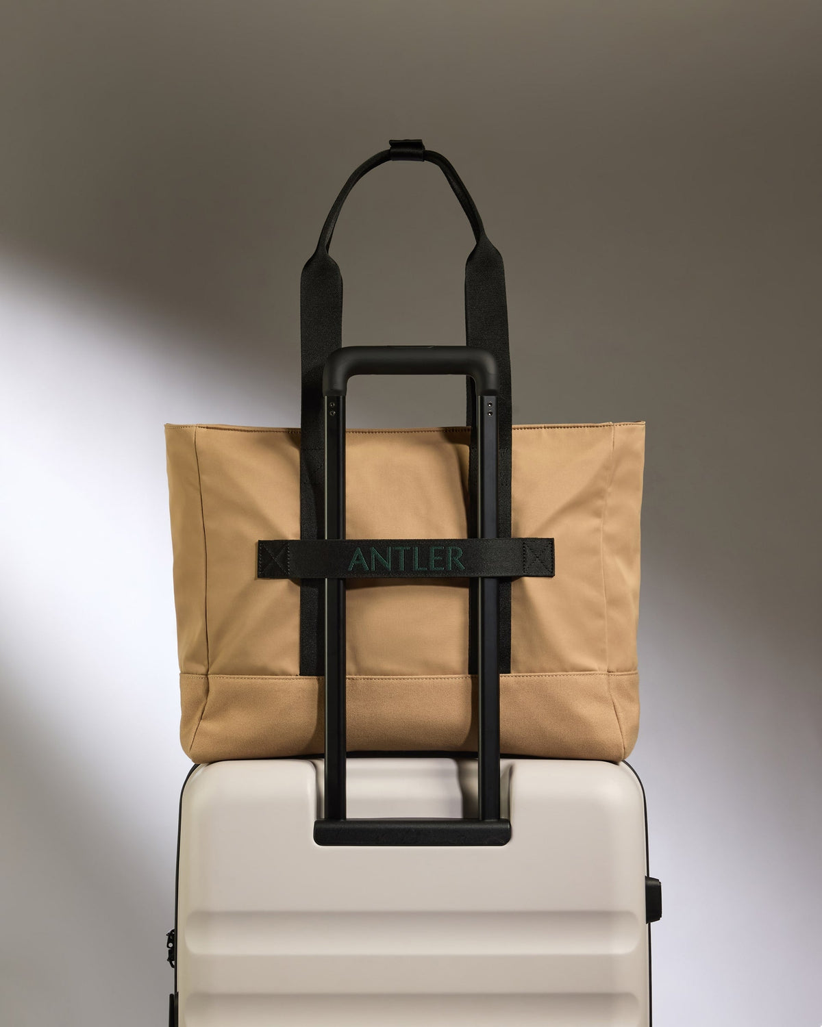 Icon Tote Bag in Sand