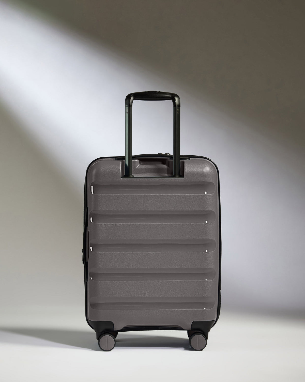 Expandable Cabin Suitcase in Gloss Gull Grey - Logo Stripe