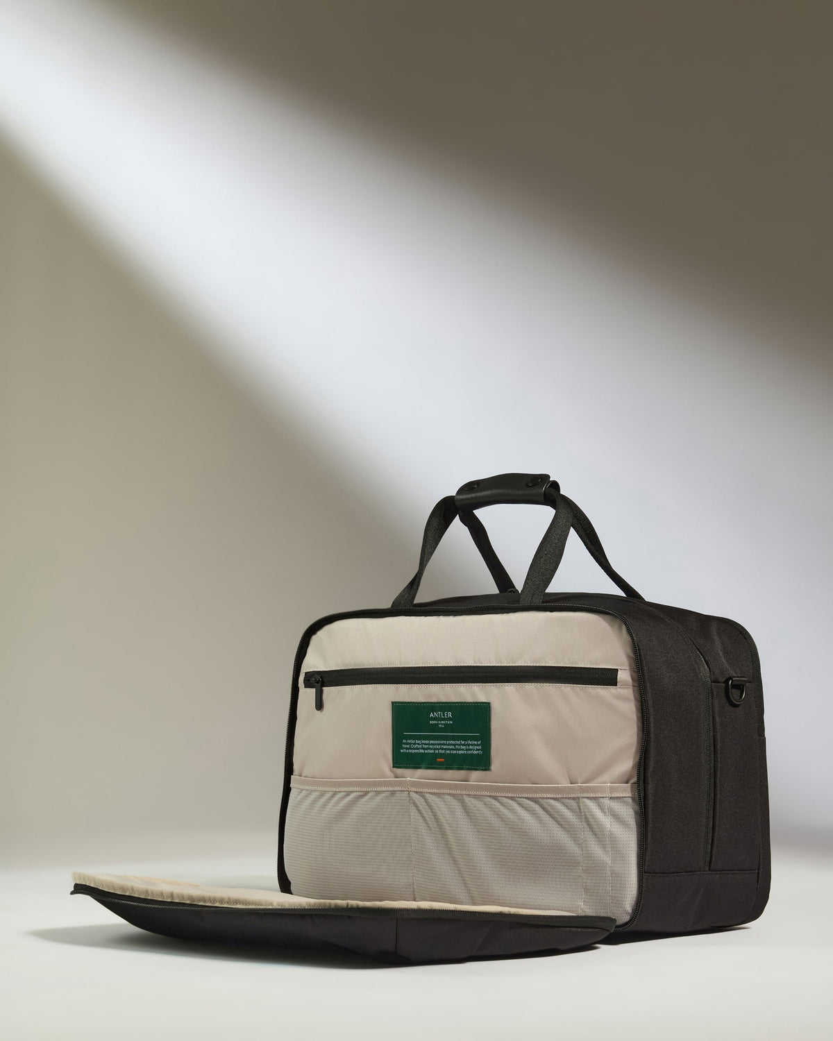 Overnight Bag in Black - Urban Light