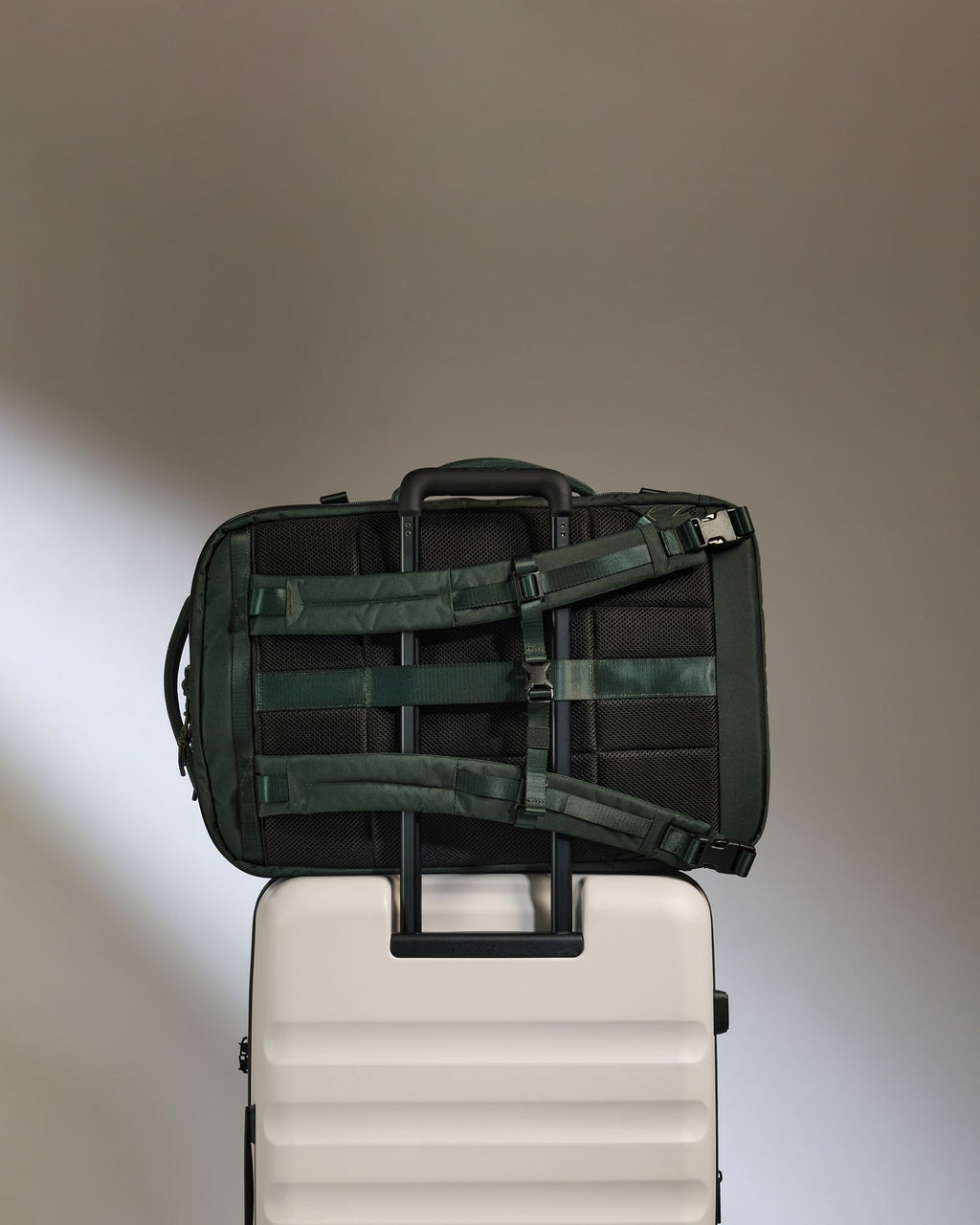 Discovery 45L Backpack in Dark Forest Green