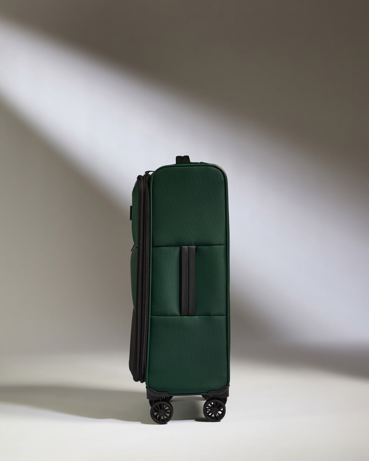 Lightest Medium Suitcase in Antler Green - Soft Stripe 2.0