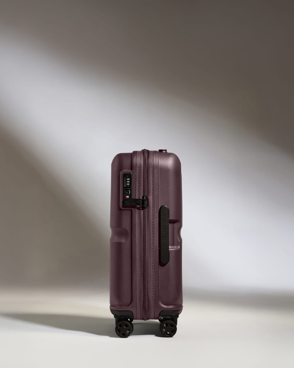 Cabin Suitcase in Lagoon Purple - Single Stripe