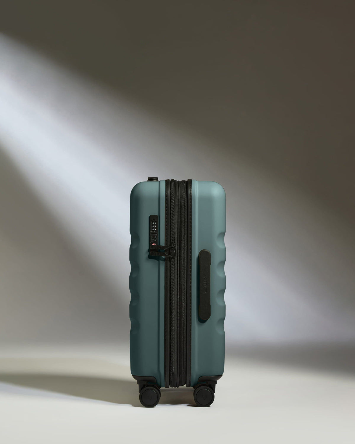 Expandable Cabin Suitcase in Glade Blue - Icon Stripe