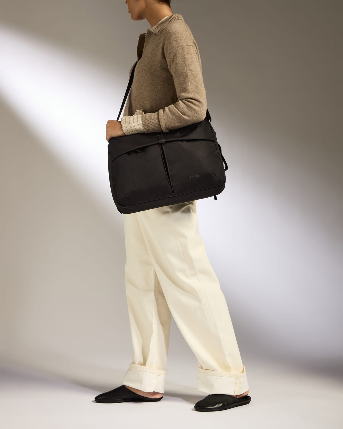 Messenger Bag in Black - Urban Light