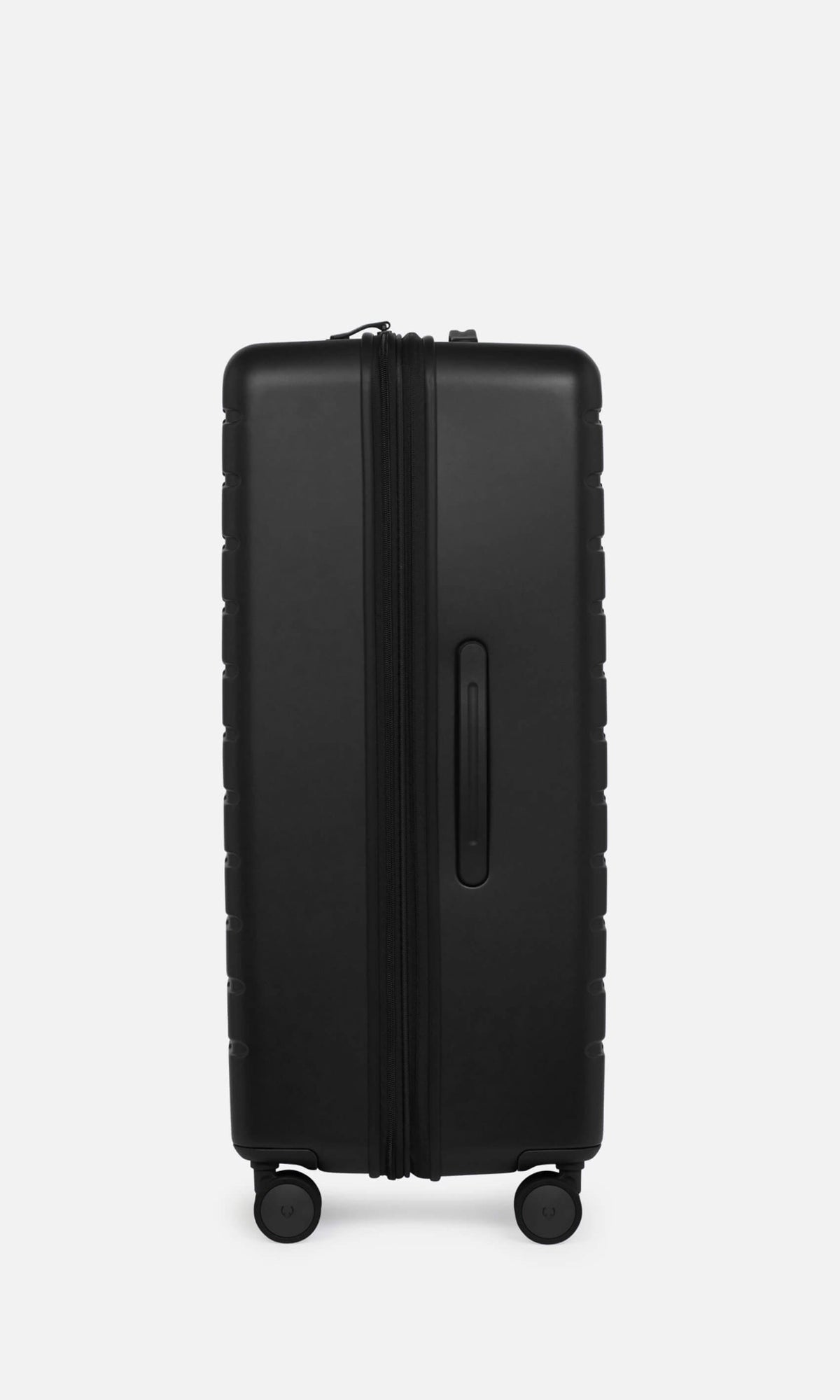 Large Suitcase in Midnight Black - Stamford 2.0